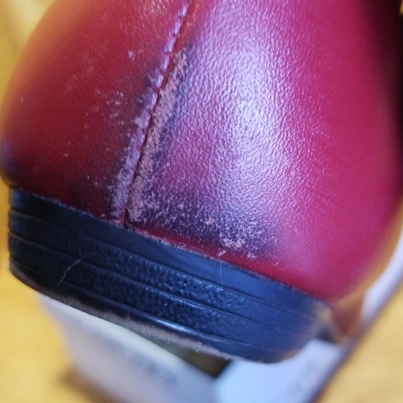 Capezio Red Leather Style Slip-On Shoes 9.5M - Picture 7 of 8